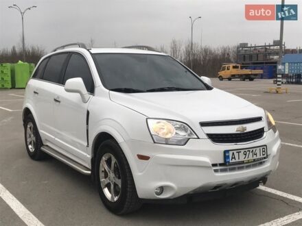 Белый Шевроле Каптива, объемом двигателя 3 л и пробегом 236 тыс. км за 8600 $, фото 1 на Automoto.ua