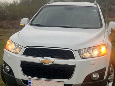 Белый Шевроле Каптива, объемом двигателя 2.19 л и пробегом 208 тыс. км за 10400 $, фото 1 на Automoto.ua