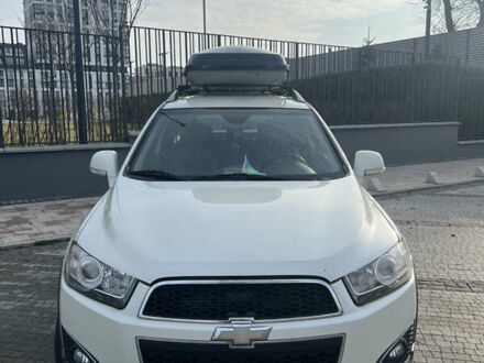 Белый Шевроле Каптива, объемом двигателя 2.23 л и пробегом 210 тыс. км за 9900 $, фото 1 на Automoto.ua