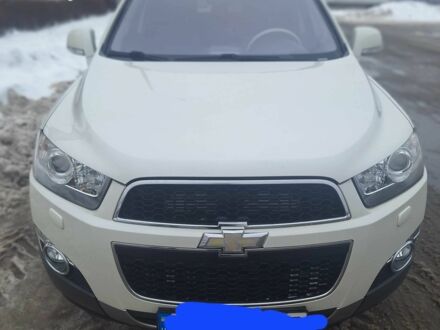 Белый Шевроле Каптива, объемом двигателя 2.2 л и пробегом 177 тыс. км за 10700 $, фото 1 на Automoto.ua