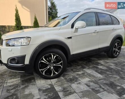 Белый Шевроле Каптива, объемом двигателя 2.2 л и пробегом 205 тыс. км за 11900 $, фото 1 на Automoto.ua