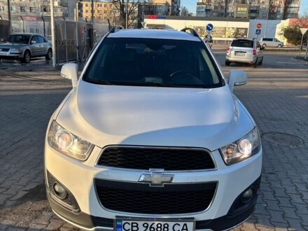 Белый Шевроле Каптива, объемом двигателя 2.4 л и пробегом 217 тыс. км за 11000 $, фото 1 на Automoto.ua