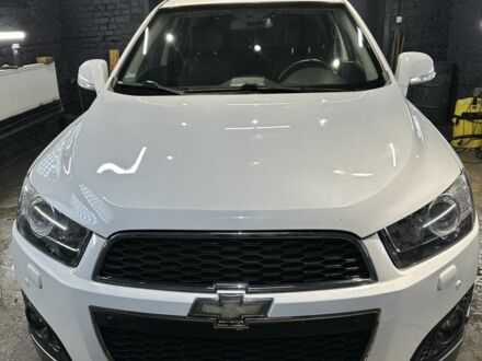 Шевроле Каптива 2013 в Киеве на Automoto.ua Белый Шевроле Каптива, объемом двигателя 2.2 л и пробегом 175 тыс. км за 9000 $, фото 1 на Automoto.ua