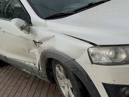 Белый Шевроле Каптива, объемом двигателя 2.38 л и пробегом 170 тыс. км за 6000 $, фото 1 на Automoto.ua