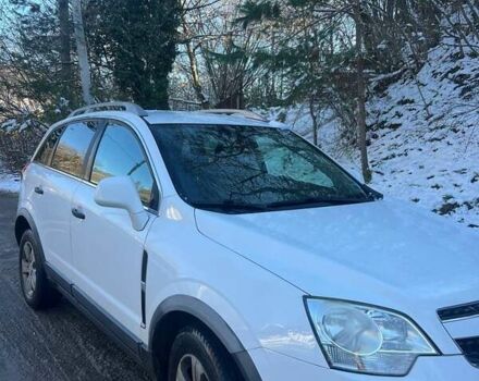 Белый Шевроле Каптива, объемом двигателя 2.4 л и пробегом 248 тыс. км за 8600 $, фото 1 на Automoto.ua