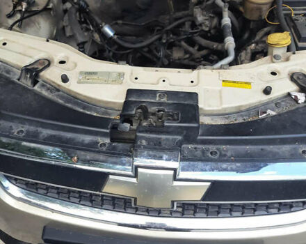 Бежевый Шевроле Каптива, объемом двигателя 2.41 л и пробегом 260 тыс. км за 7500 $, фото 6 на Automoto.ua