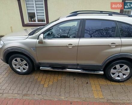 Бежевий Шевроле Каптіва, об'ємом двигуна 1.99 л та пробігом 253 тис. км за 7500 $, фото 3 на Automoto.ua