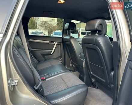 Бежевий Шевроле Каптіва, об'ємом двигуна 2.4 л та пробігом 155 тис. км за 6550 $, фото 16 на Automoto.ua