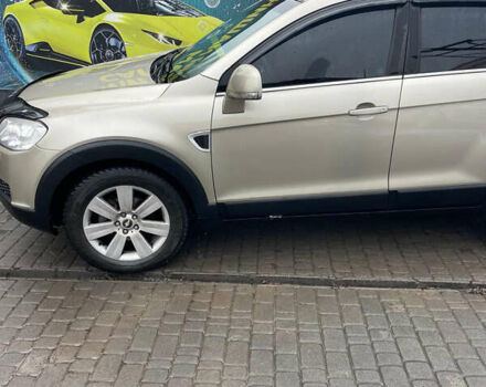 Бежевый Шевроле Каптива, объемом двигателя 2.41 л и пробегом 260 тыс. км за 7500 $, фото 1 на Automoto.ua