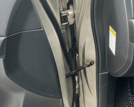 Бежевий Шевроле Каптіва, об'ємом двигуна 3.2 л та пробігом 197 тис. км за 7200 $, фото 9 на Automoto.ua