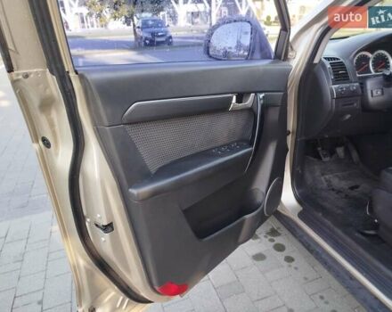 Бежевый Шевроле Каптива, объемом двигателя 2.4 л и пробегом 204 тыс. км за 6900 $, фото 8 на Automoto.ua