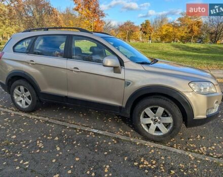 Бежевый Шевроле Каптива, объемом двигателя 2.41 л и пробегом 290 тыс. км за 4800 $, фото 5 на Automoto.ua
