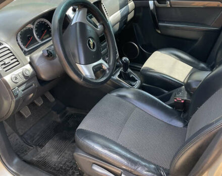 Бежевый Шевроле Каптива, объемом двигателя 2.41 л и пробегом 249 тыс. км за 8300 $, фото 7 на Automoto.ua