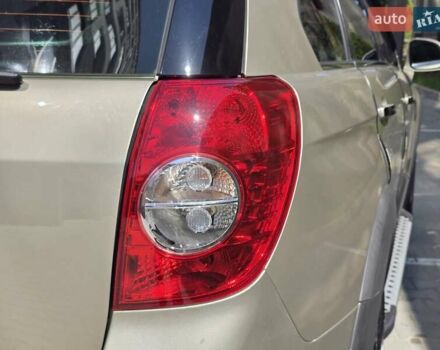 Шевроле Каптіва 2010 у Хмельницькому на Automoto.ua Бежевий Шевроле Каптіва, об'ємом двигуна 2.4 л та пробігом 166 тис. км за 9499 $, фото 11 на Automoto.ua