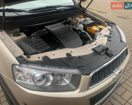 Бежевий Шевроле Каптіва, об'ємом двигуна 2.38 л та пробігом 184 тис. км за 10000 $, фото 16 на Automoto.ua