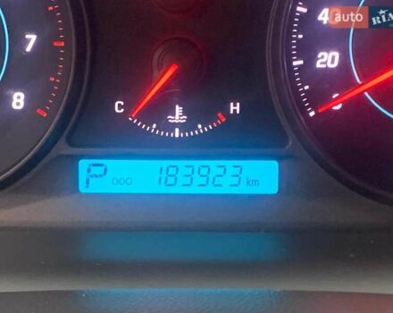 Бежевий Шевроле Каптіва, об'ємом двигуна 2.38 л та пробігом 184 тис. км за 10000 $, фото 14 на Automoto.ua