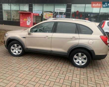 Бежевий Шевроле Каптіва, об'ємом двигуна 2.38 л та пробігом 184 тис. км за 10000 $, фото 3 на Automoto.ua