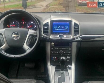 Бежевий Шевроле Каптіва, об'ємом двигуна 2.38 л та пробігом 184 тис. км за 10000 $, фото 6 на Automoto.ua