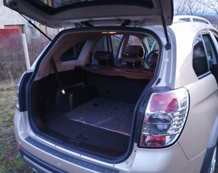 Бежевый Шевроле Каптива, объемом двигателя 3 л и пробегом 77 тыс. км за 12999 $, фото 2 на Automoto.ua