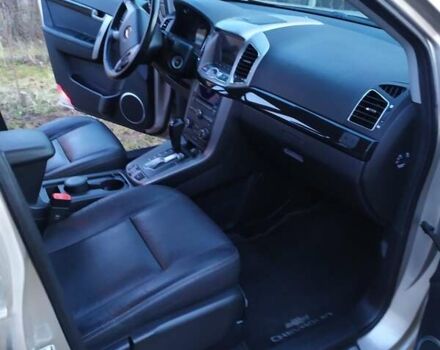 Бежевый Шевроле Каптива, объемом двигателя 3 л и пробегом 77 тыс. км за 12999 $, фото 3 на Automoto.ua