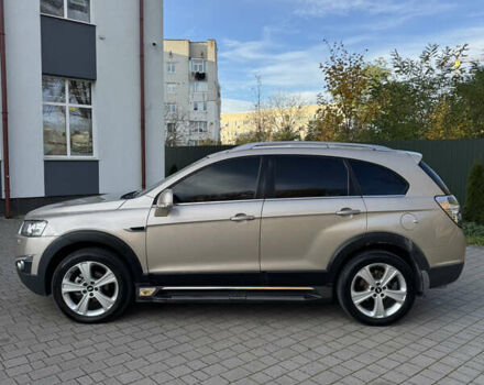 Бежевый Шевроле Каптива, объемом двигателя 3 л и пробегом 178 тыс. км за 12900 $, фото 3 на Automoto.ua