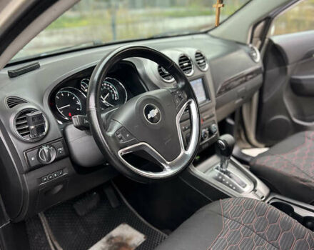 Бежевый Шевроле Каптива, объемом двигателя 2.38 л и пробегом 247 тыс. км за 9000 $, фото 7 на Automoto.ua