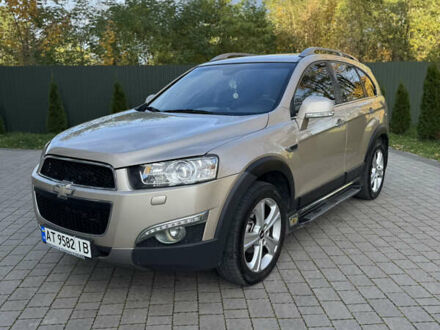 Бежевый Шевроле Каптива, объемом двигателя 3 л и пробегом 178 тыс. км за 12900 $, фото 1 на Automoto.ua