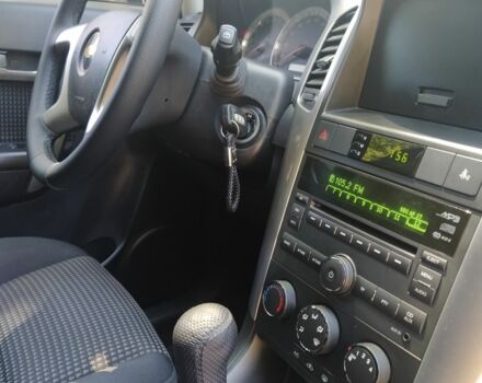 Черный Шевроле Каптива, объемом двигателя 2.4 л и пробегом 220 тыс. км за 6700 $, фото 4 на Automoto.ua