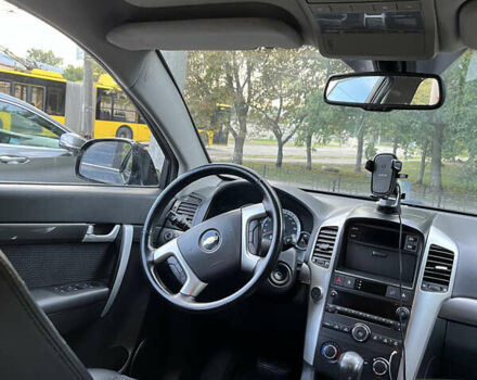 Черный Шевроле Каптива, объемом двигателя 1.99 л и пробегом 184 тыс. км за 8800 $, фото 2 на Automoto.ua