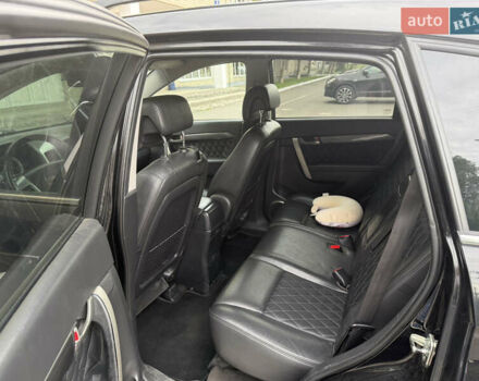Черный Шевроле Каптива, объемом двигателя 2.41 л и пробегом 243 тыс. км за 8000 $, фото 4 на Automoto.ua