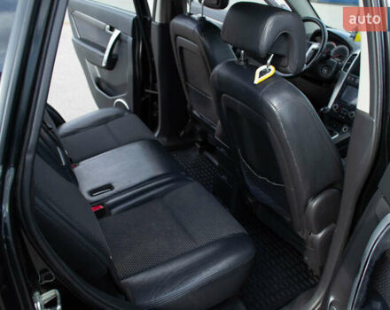 Черный Шевроле Каптива, объемом двигателя 2.41 л и пробегом 240 тыс. км за 7200 $, фото 7 на Automoto.ua