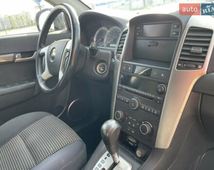 Чорний Шевроле Каптіва, об'ємом двигуна 2 л та пробігом 143 тис. км за 4850 $, фото 12 на Automoto.ua