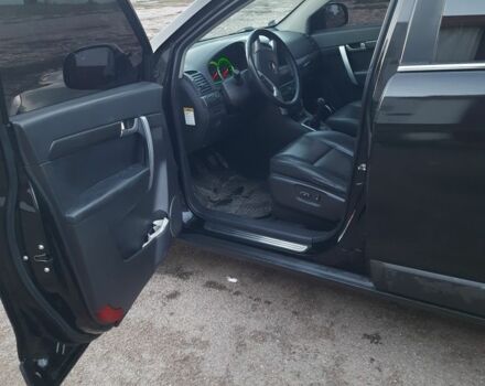 Черный Шевроле Каптива, объемом двигателя 2 л и пробегом 250 тыс. км за 4450 $, фото 1 на Automoto.ua