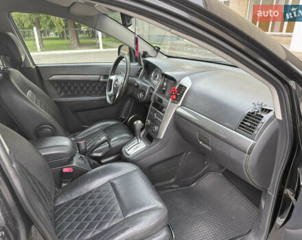 Черный Шевроле Каптива, объемом двигателя 2.41 л и пробегом 243 тыс. км за 8000 $, фото 14 на Automoto.ua