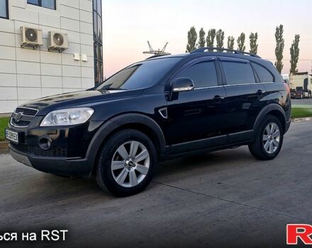 Черный Шевроле Каптива, объемом двигателя 3.2 л и пробегом 260 тыс. км за 7800 $, фото 2 на Automoto.ua