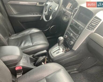 Чорний Шевроле Каптіва, об'ємом двигуна 2.4 л та пробігом 153 тис. км за 8000 $, фото 10 на Automoto.ua