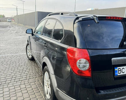 Черный Шевроле Каптива, объемом двигателя 2 л и пробегом 236 тыс. км за 8000 $, фото 5 на Automoto.ua