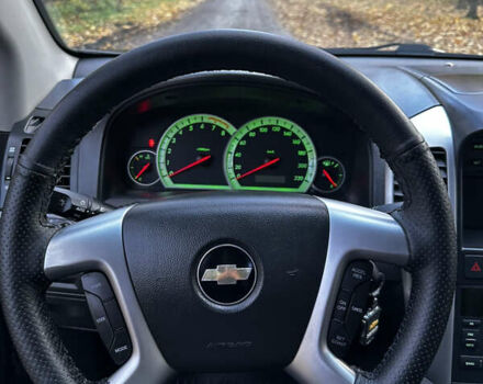 Черный Шевроле Каптива, объемом двигателя 2.4 л и пробегом 205 тыс. км за 8000 $, фото 5 на Automoto.ua