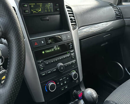 Черный Шевроле Каптива, объемом двигателя 2.4 л и пробегом 205 тыс. км за 8000 $, фото 1 на Automoto.ua