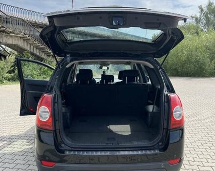 Черный Шевроле Каптива, объемом двигателя 2.41 л и пробегом 214 тыс. км за 7400 $, фото 4 на Automoto.ua