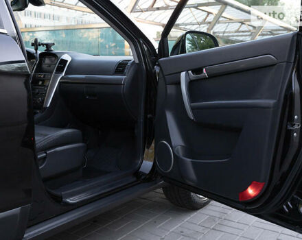 Черный Шевроле Каптива, объемом двигателя 2 л и пробегом 216 тыс. км за 8500 $, фото 27 на Automoto.ua