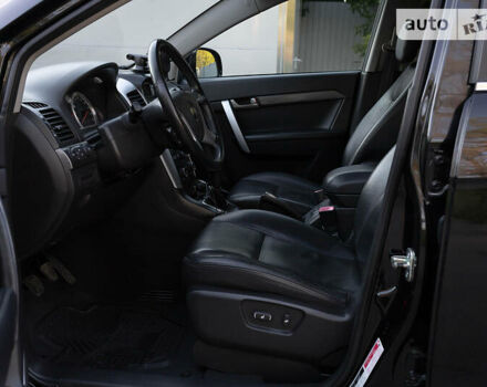 Черный Шевроле Каптива, объемом двигателя 2 л и пробегом 216 тыс. км за 8500 $, фото 28 на Automoto.ua