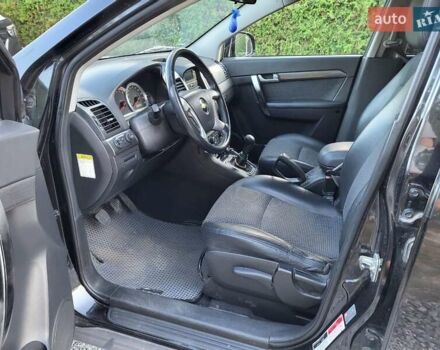 Черный Шевроле Каптива, объемом двигателя 2.41 л и пробегом 267 тыс. км за 8500 $, фото 6 на Automoto.ua