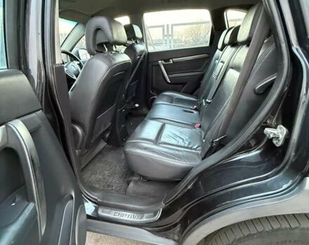 Черный Шевроле Каптива, объемом двигателя 2 л и пробегом 300 тыс. км за 3850 $, фото 4 на Automoto.ua