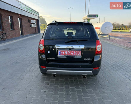 Черный Шевроле Каптива, объемом двигателя 2 л и пробегом 176 тыс. км за 10750 $, фото 6 на Automoto.ua