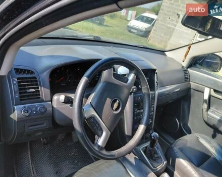 Черный Шевроле Каптива, объемом двигателя 2 л и пробегом 260 тыс. км за 8650 $, фото 5 на Automoto.ua