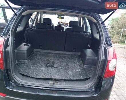 Черный Шевроле Каптива, объемом двигателя 2.41 л и пробегом 137 тыс. км за 8500 $, фото 3 на Automoto.ua