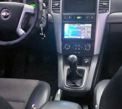 Черный Шевроле Каптива, объемом двигателя 2.4 л и пробегом 280 тыс. км за 7100 $, фото 9 на Automoto.ua