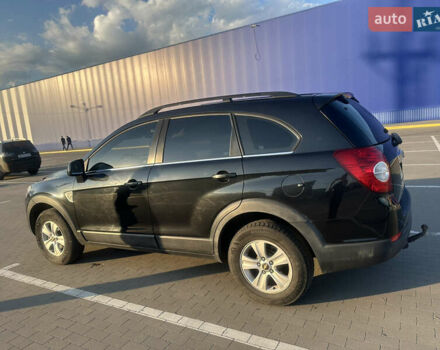 Чорний Шевроле Каптіва, об'ємом двигуна 2 л та пробігом 273 тис. км за 9500 $, фото 2 на Automoto.ua