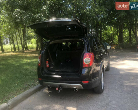 Черный Шевроле Каптива, объемом двигателя 1.99 л и пробегом 210 тыс. км за 9500 $, фото 6 на Automoto.ua